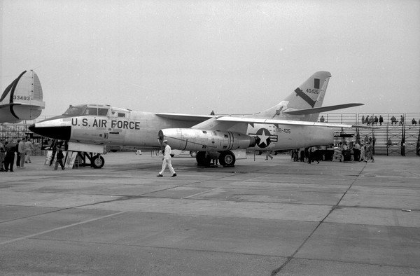 Douglas WB-66B