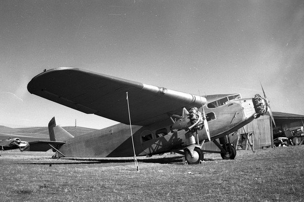 Ford 4-AT-E