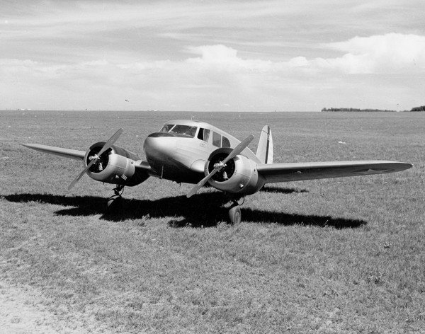 Cessna   AT-8