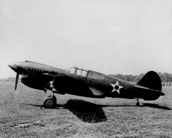 Curtiss P-40E