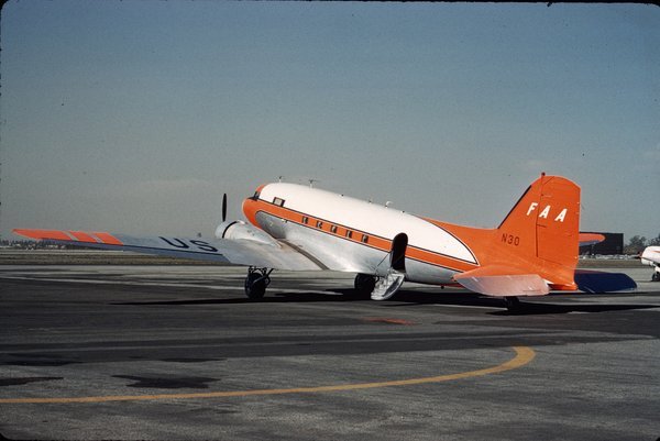Douglas DC-3